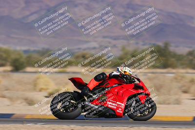 media/Dec-15-2023-Apex Assassins (Fri) [[91f19fb1c7]]/Trackday 1/Session 2 (Turn 4 Entry)/